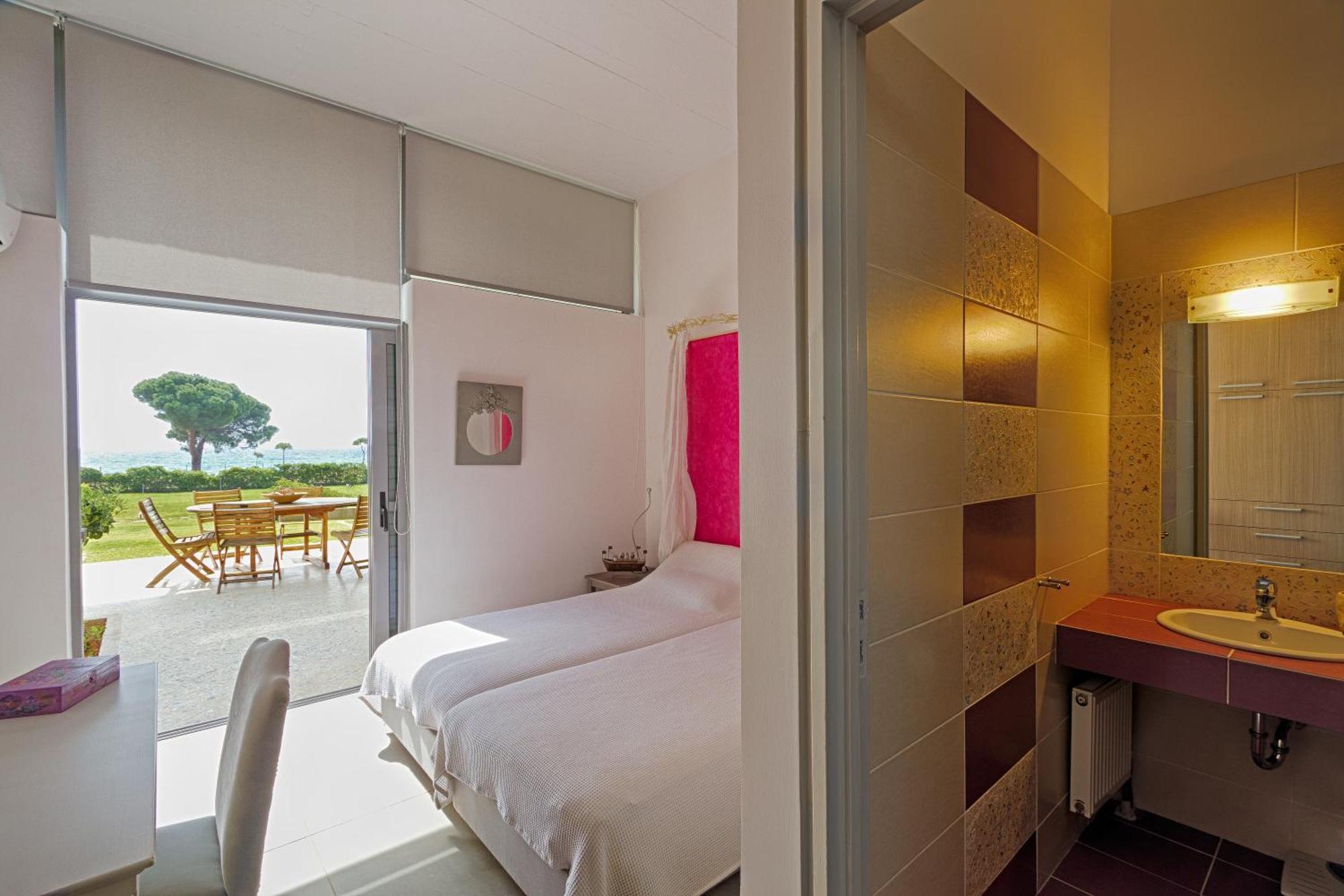 Beachfront Villa Hoopoe Schinias, Marathon Exterior foto